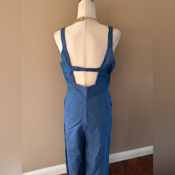 Stylish Blue Denim Jumpsuit - Picture 5 of 7
